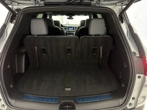 Used 2024 Buick Enclave Essence w/ Experience Buick Package AWD/4WD image 6
