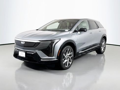 New 2026 Cadillac Optiq Luxury 1 w/ LPO, Floor Liner Package AWD/4WD image 3