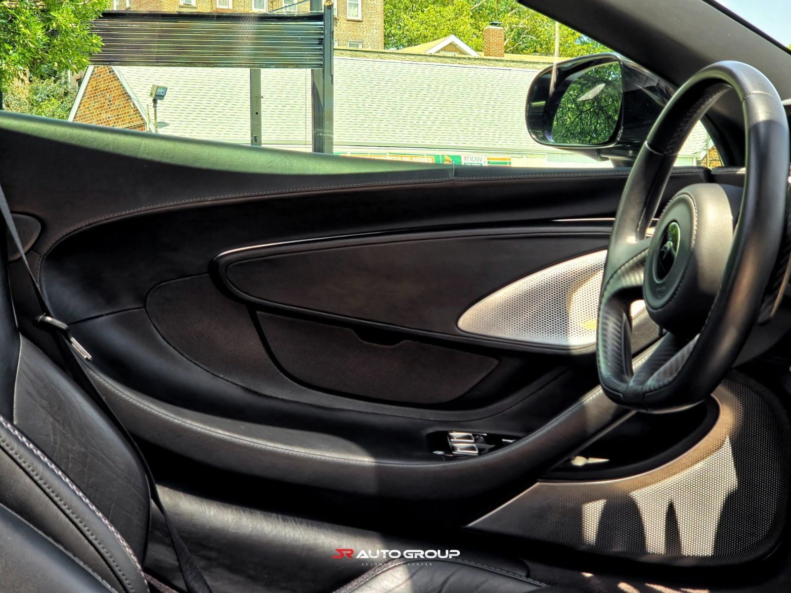 Used 2020 McLaren GT RWD image 41