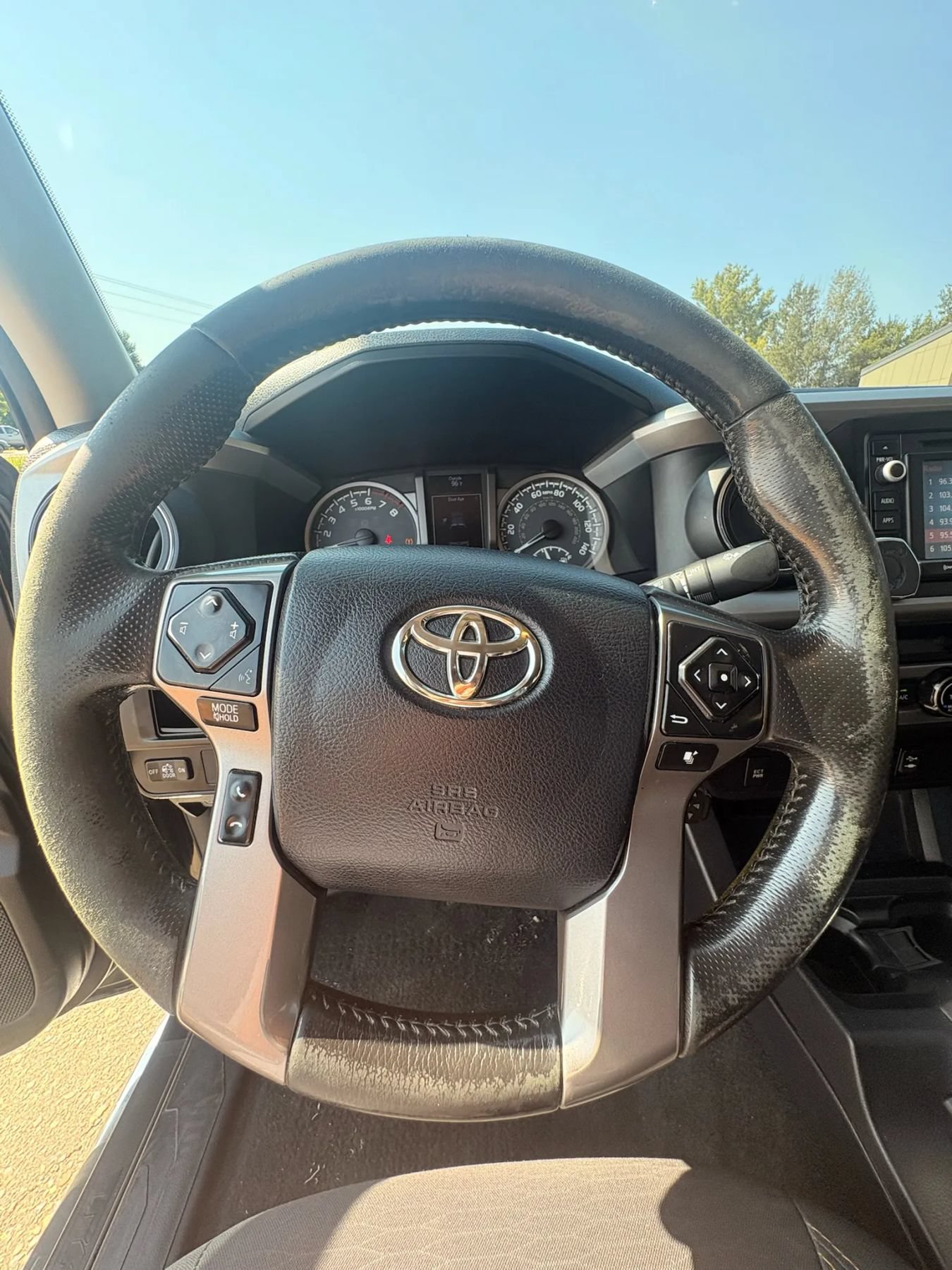 Used 2017 Toyota Tacoma SR5 w/ Tow Package AWD/4WD image 15