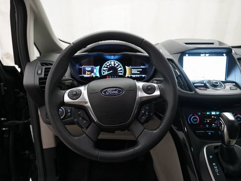 Used 2017 Ford C-MAX Titanium w/ Equipment Group 301A image 4