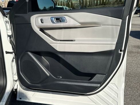 New 2026 Ford Explorer Active w/ Active Comfort Package RWD image 14