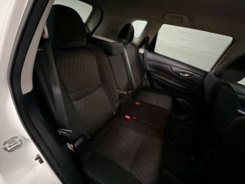 Used 2020 Nissan Rogue SV FWD image 25