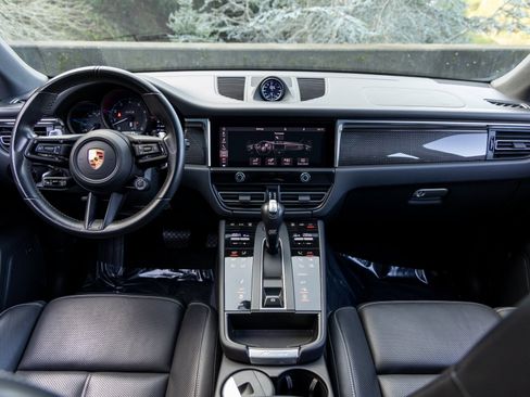 Certified 2023 Porsche Macan GTS image 43