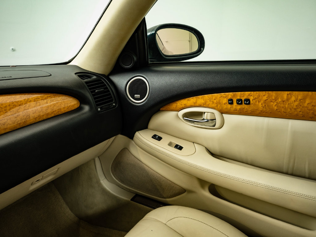 Used 2004 Lexus SC 430 Convertible w/ Preferred Accessory Pkg RWD image 43