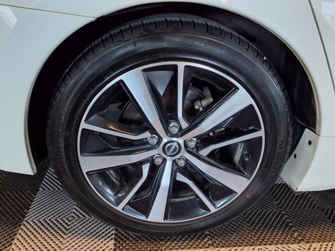 Used 2023 Nissan Maxima SV image 7