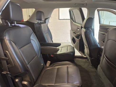 Used 2019 Chevrolet Traverse Premier AWD/4WD image 25