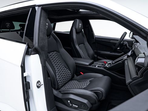 Used 2023 Lamborghini Urus S image 19