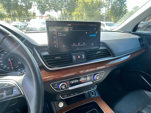 Used 2021 Audi Q5 Premium image 25