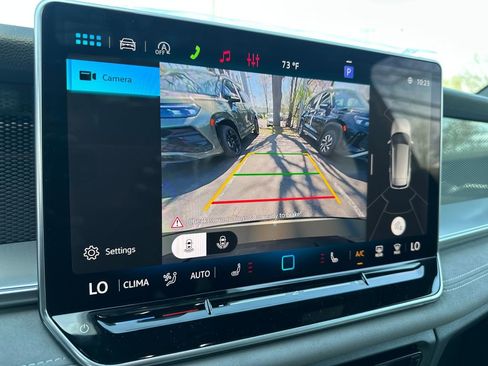 New 2026 Volkswagen Tiguan SE R-Line AWD/4WD image 9