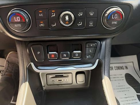 Used 2021 GMC Terrain SLT FWD image 16