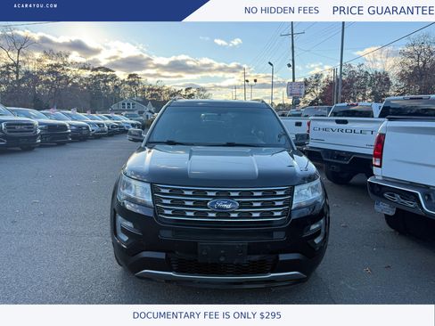 Used 2017 Ford Explorer XLT w/ Equipment Group 202A image 7