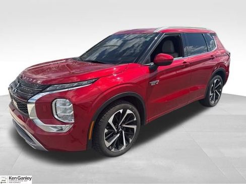 Used 2024 Mitsubishi Outlander SEL image 1