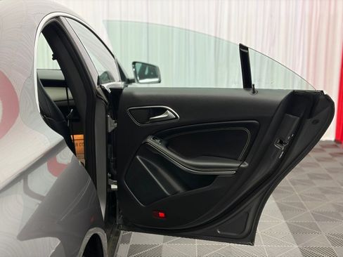 Used 2019 Mercedes-Benz CLA 250 4MATIC w/ Multimedia Package image 17