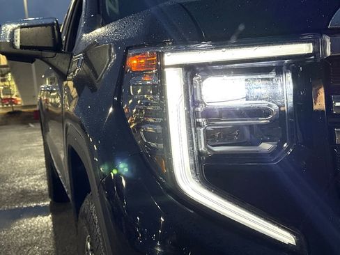 Used 2025 GMC Sierra 1500 SLT image 12