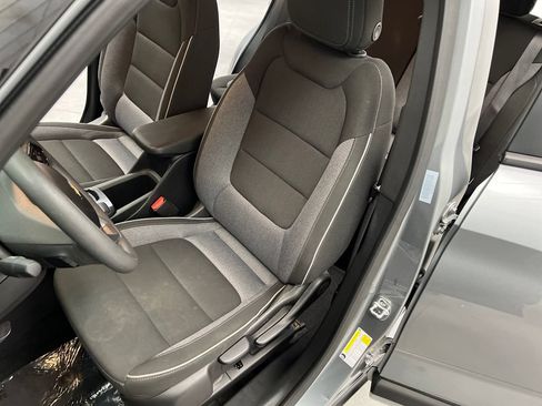 Used 2025 Chevrolet TrailBlazer LT AWD/4WD image 11