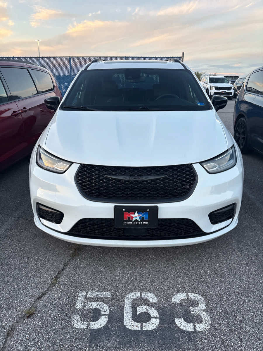 Used 2025 Chrysler Pacifica Limited FWD image 22