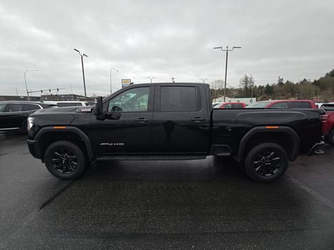 Used 2024 GMC Sierra 2500 AT4 w/ AT4 Premium Plus Package AWD/4WD image 6