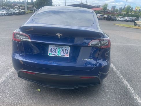 Used 2024 Tesla Model Y Long Range AWD/4WD image 5