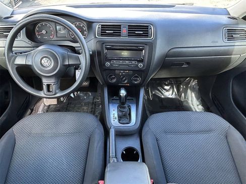 Used 2013 Volkswagen Jetta S image 16