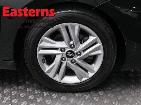 Used 2020 Hyundai Elantra SEL image 31