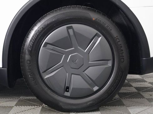 Used 2026 Tesla Model Y 2WD image 16