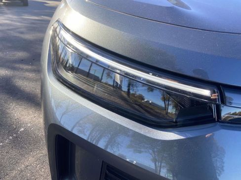 New 2026 Volkswagen Tiguan SE FWD image 4
