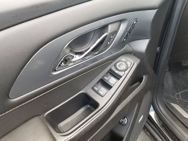 Used 2021 Chevrolet Traverse Premier AWD/4WD image 11