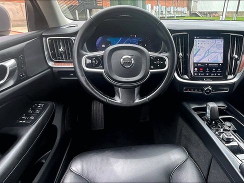 Certified 2025 Volvo V60 B5 Cross Country Plus AWD/4WD image 7