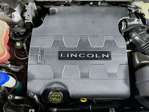 Used 2017 Lincoln MKX Reserve image 34