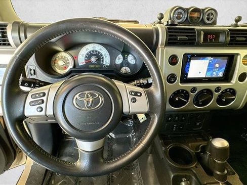 Used 2014 Toyota FJ Cruiser 4WD w/ Upgrade Package image 11