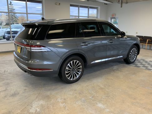 Used 2023 Lincoln Aviator Reserve image 12