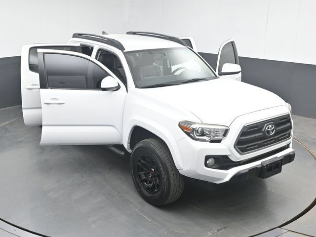 Used 2017 Toyota Tacoma SR5 w/ Tow Package AWD/4WD image 48