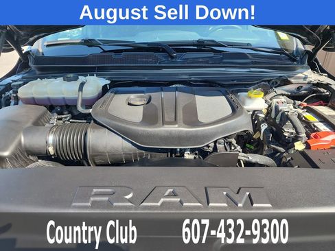 Used 2025 RAM 1500 Laramie AWD/4WD image 31