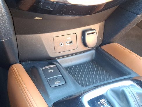 Used 2019 Nissan Rogue SL w/ Premium Package image 26