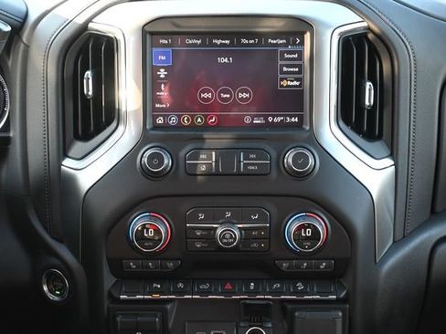 Used 2020 Chevrolet Silverado 1500 LTZ image 17