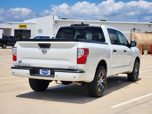 Used 2022 Nissan Titan SV RWD image 7