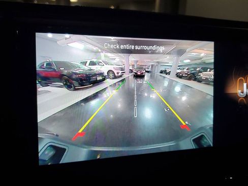 Used 2025 Jeep Gladiator Sport image 24