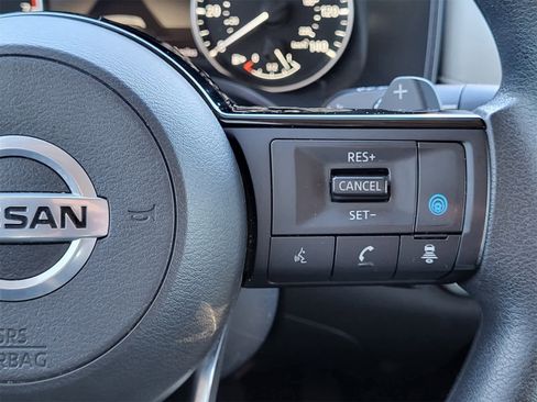 Used 2021 Nissan Rogue SV image 25