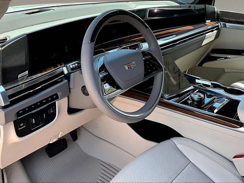 New 2026 Cadillac Escalade Platinum Luxury w/ LPO, Floor Liner Package AWD/4WD image 6