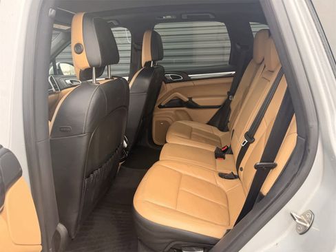 Used 2014 Porsche Cayenne Diesel image 8