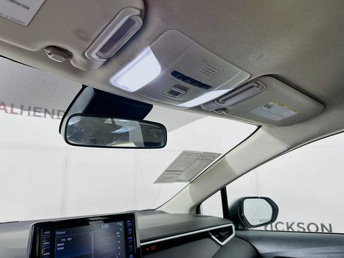 Used 2022 Toyota Corolla LE image 18