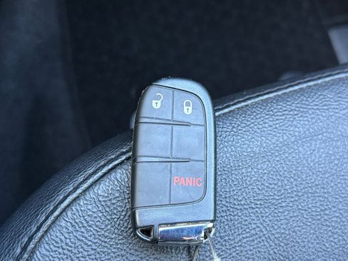 Used 2025 Jeep Compass Trailhawk image 20