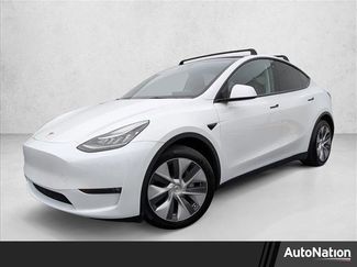 Used 2022 Tesla Model Y Long Range video 1