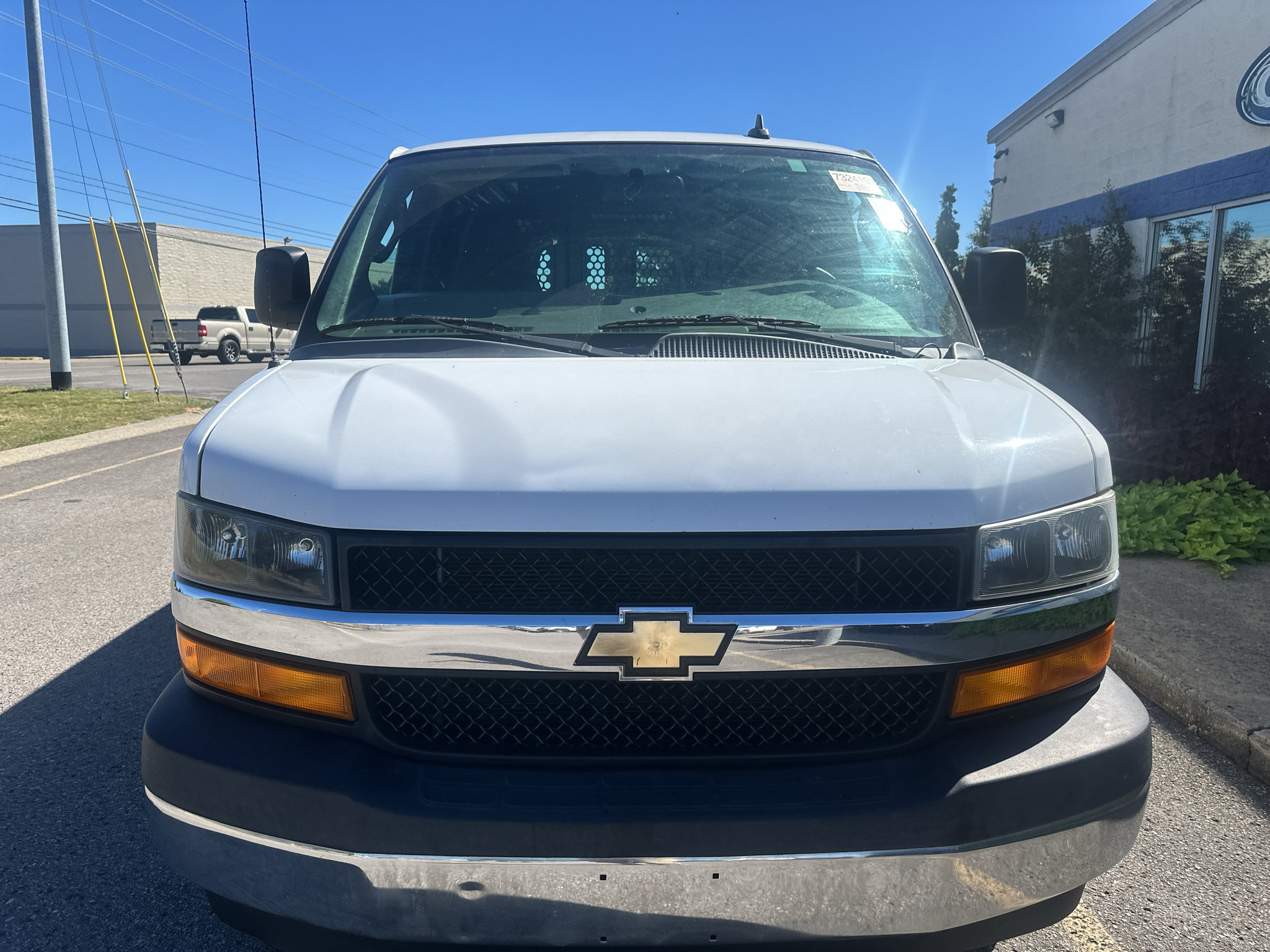 Used 2020 Chevrolet Express 2500 w/ Driver Convenience Package RWD image 9