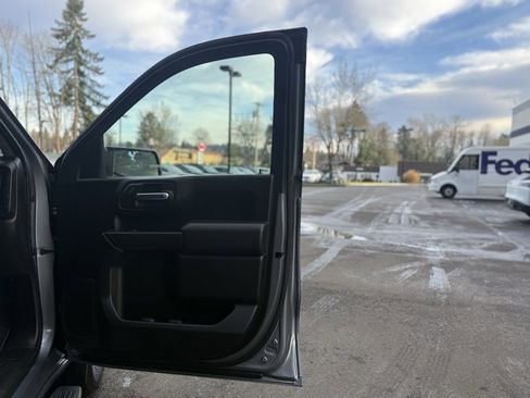 Used 2022 Chevrolet Silverado 1500 Custom w/ Safety Confidence Package image 14