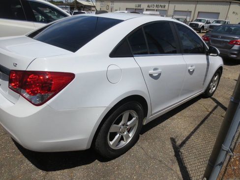 Used 2015 Chevrolet Cruze LT FWD image 4