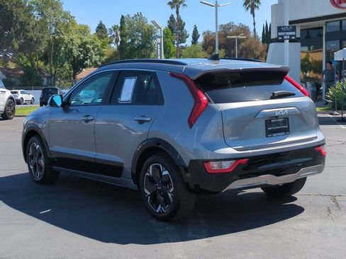 Certified 2024 Kia Niro Wind FWD image 5