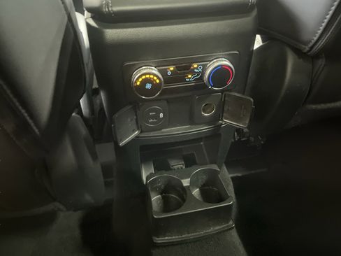 Used 2022 Ford Explorer XLT w/ Equipment Group 202A image 27