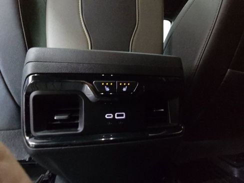 Used 2024 Chevrolet Silverado 2500 ZR2 w/ Technology Package image 53